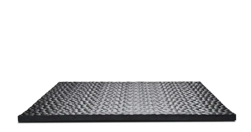 Laufgangbelag N18 von oben. Hammerschlagprofil ist sichtbar.