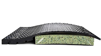 Weichbett HT 8GS_WINGS_Weichbett HT 4GS WINGS. Befestigung, Gummimatte und Verbundschaumstoff sind sichtbar.